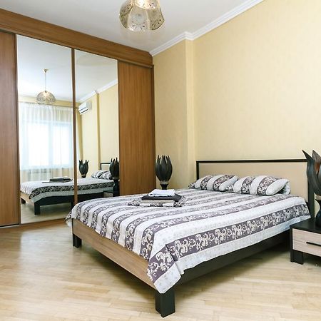 Apartment On Khreshchatyk キエフ エクステリア 写真
