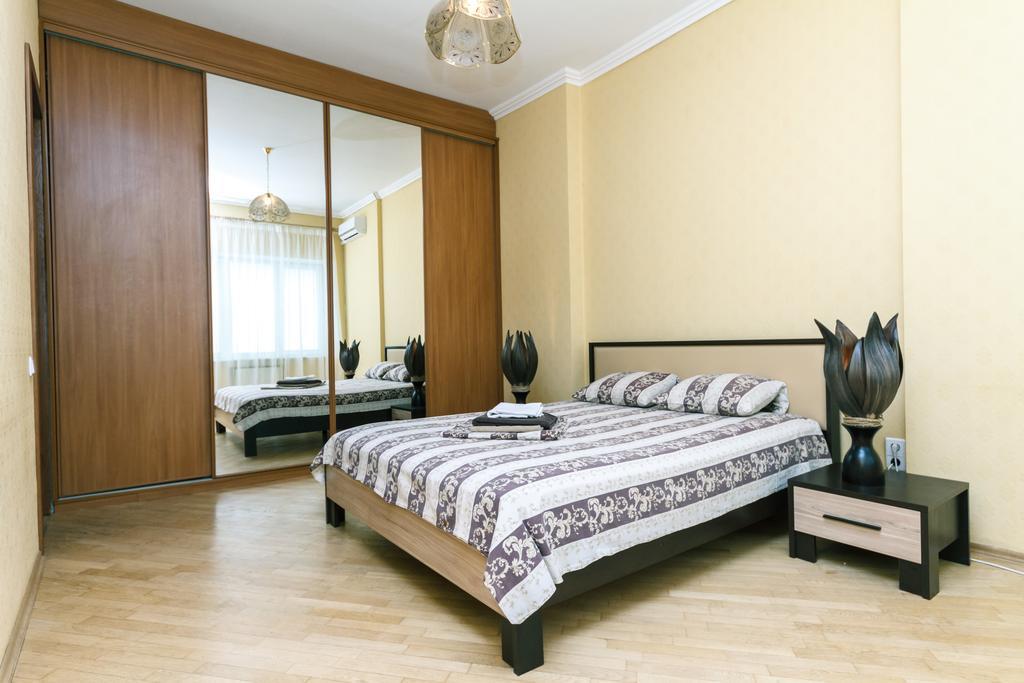 Apartment On Khreshchatyk キエフ エクステリア 写真