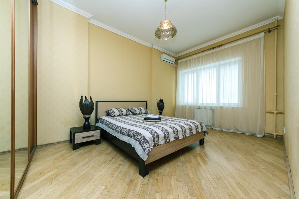 Apartment On Khreshchatyk キエフ エクステリア 写真